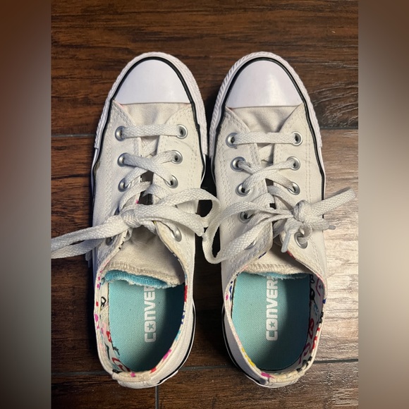 Converse Chuck Taylor All Star Low White/Black Colorful Hearts Women Size 6 - Picture 7 of 9